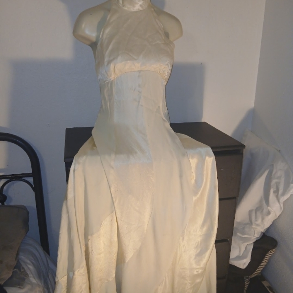 Antique Hand Sown Cream Halter Wedding Dress